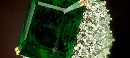 Birthstone Feature: Check Out the Fascinating History of the Smithsonian’s ‘Chalk Emerald’