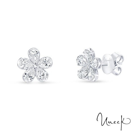 DIAMOND FLOWER EARRINGS IN WHITE GOLD