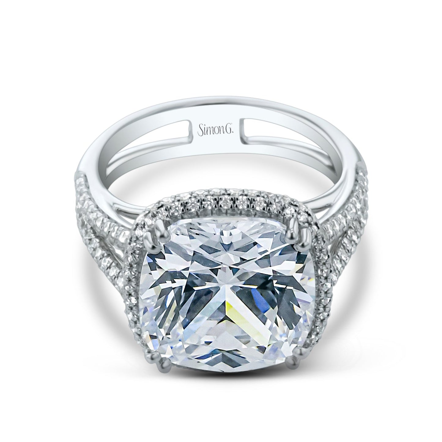 Cushion-cut Halo Engagement Ring in 18k Gold with Diamonds