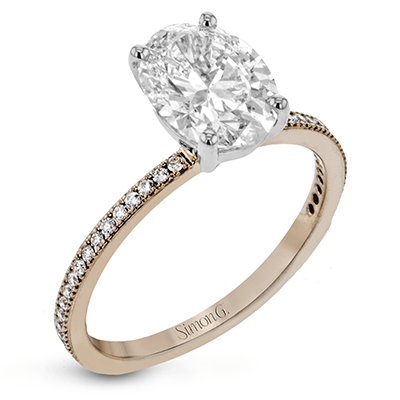 Oval-cut Engagement Ring & Matching Wedding Band in 18k Gold with Diamonds