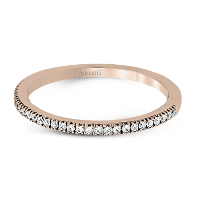 Oval-cut Engagement Ring & Matching Wedding Band in 18k Gold with Diamonds