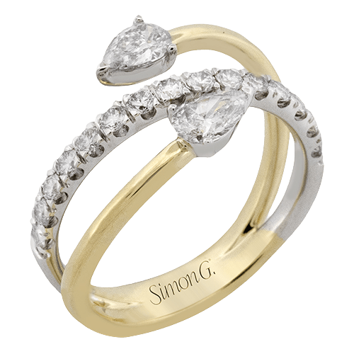 Right Hand Ring in 18k Gold with Diamonds