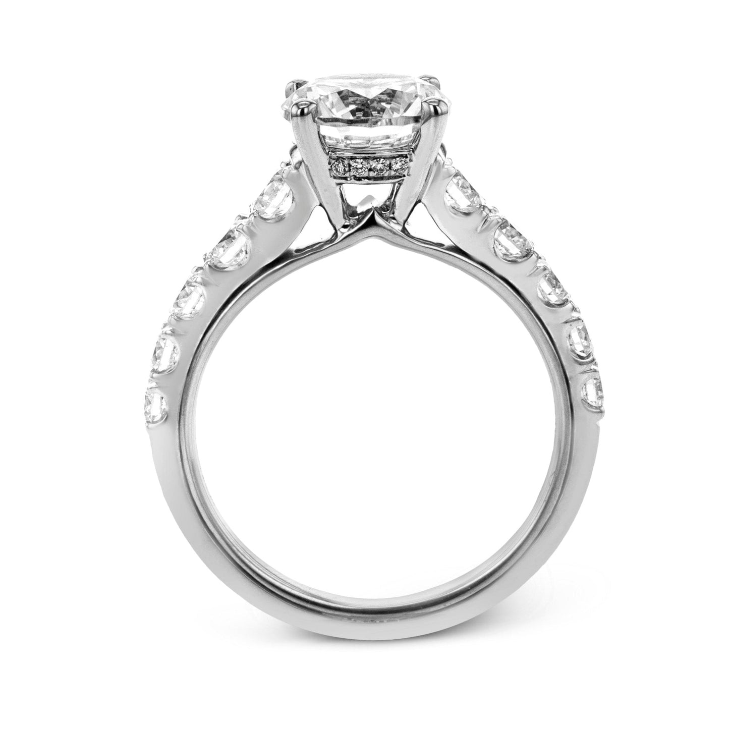 Round-Cut Engagement Ring In 18k Gold With Diamonds