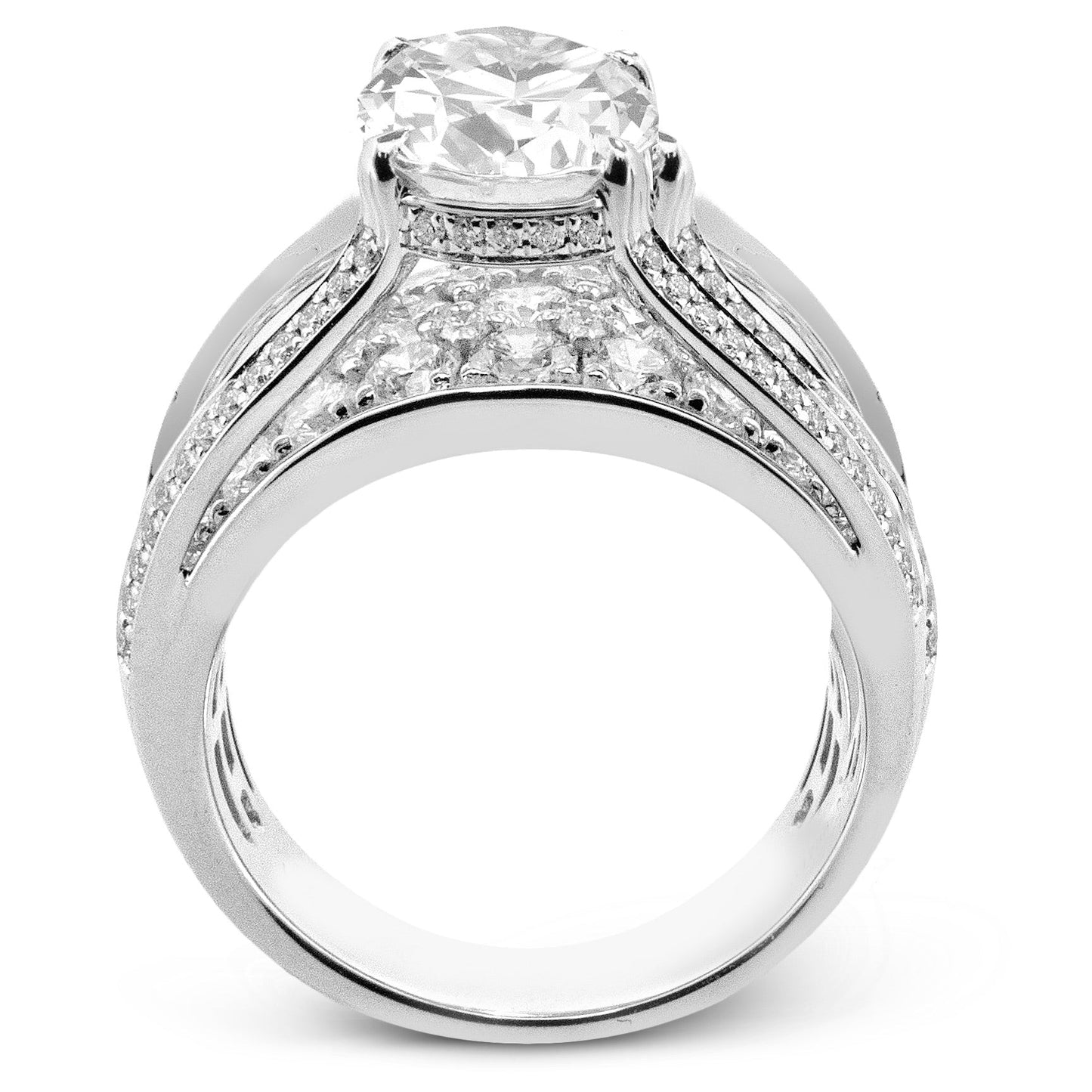 Round-Cut Engagement Ring In 18k Gold With Diamonds