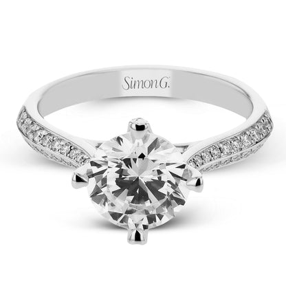 Round-Cut Engagement Ring In 18k Gold With Diamonds