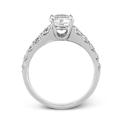 Round-Cut Engagement Ring In 18k Gold With Diamonds